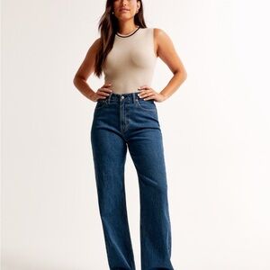 Curve Love High Rise 90s Relaxed Jean Size 30/10 in Dark